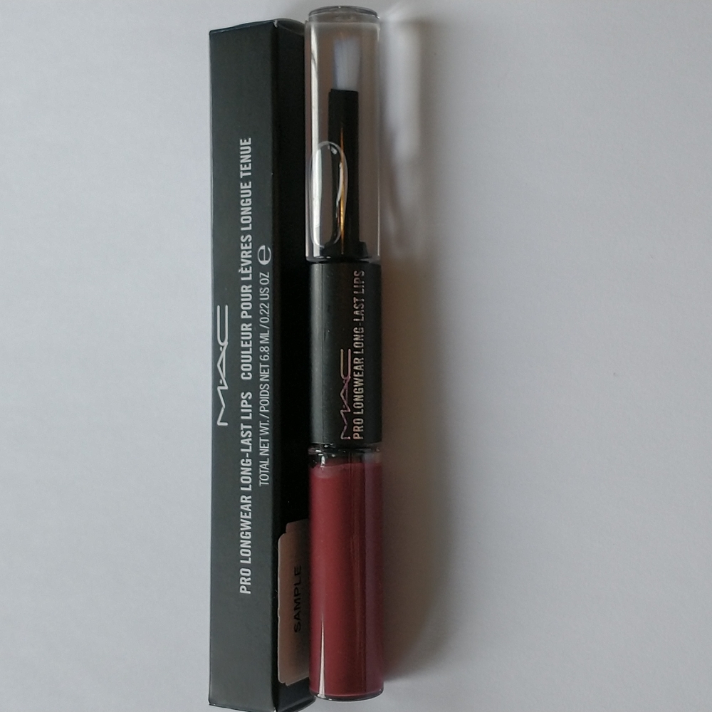 Pro Longwear Long-Last lips